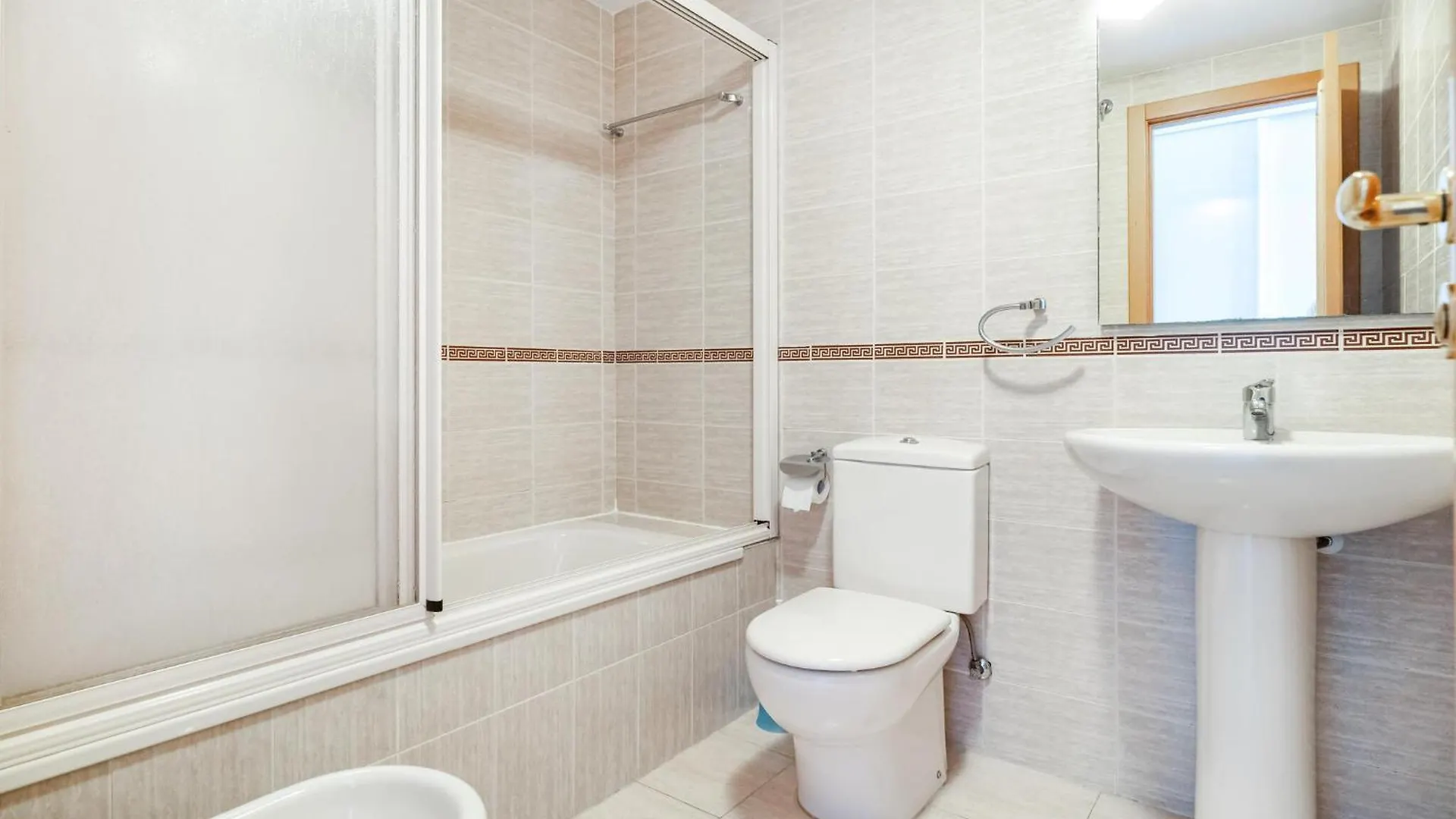 Nice Apartment In Torre Del Mar With Kitchen